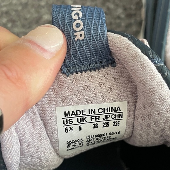 Adidas. Side 6.5. Blue. - Picture 2 of 5